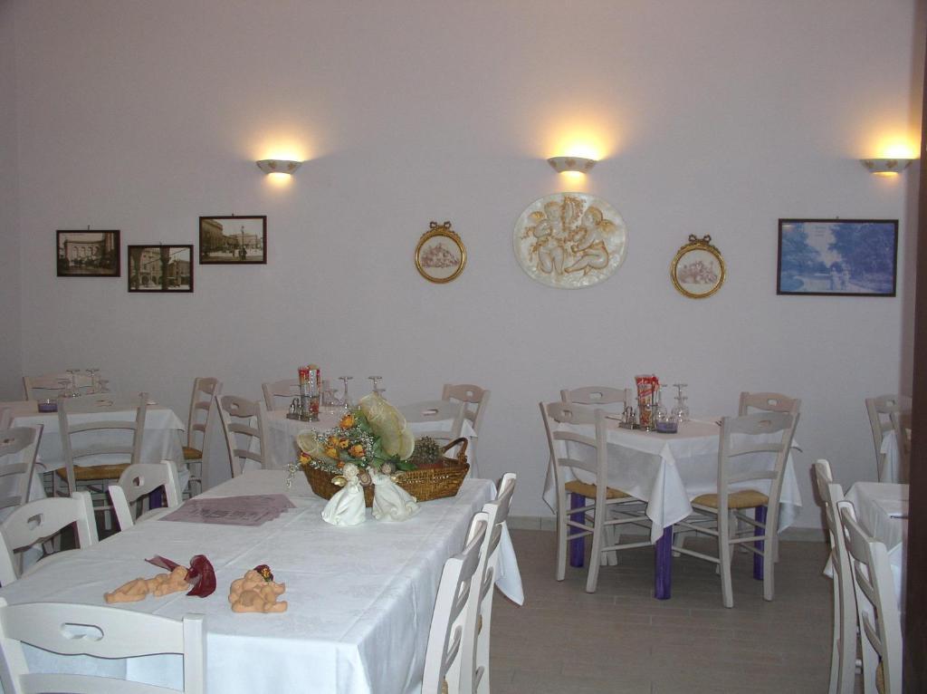 ראבנה Albergo Ristorante I Cherubini מראה חיצוני תמונה