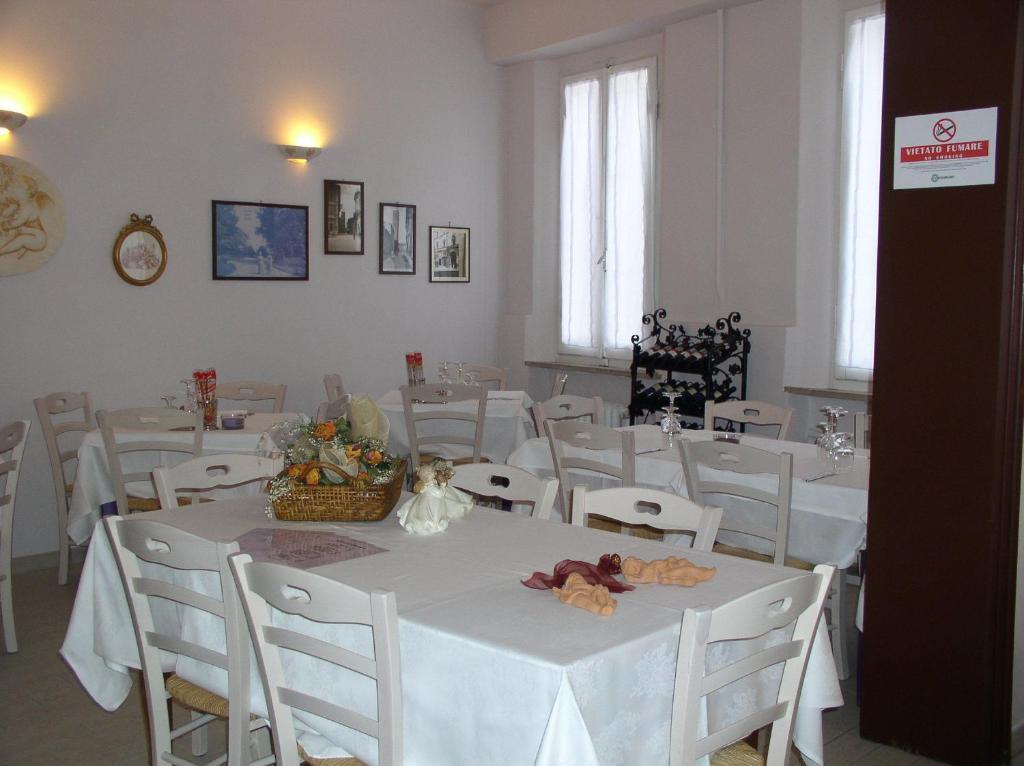 ראבנה Albergo Ristorante I Cherubini מראה חיצוני תמונה